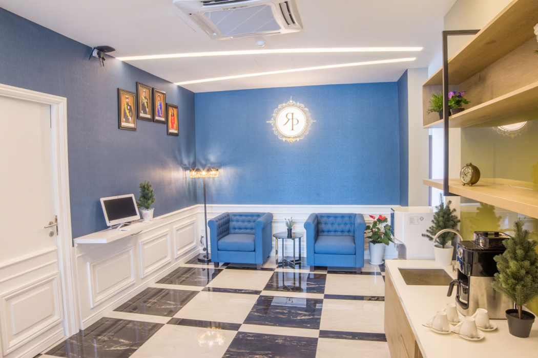 Redpine Boutique Hotel 32/38