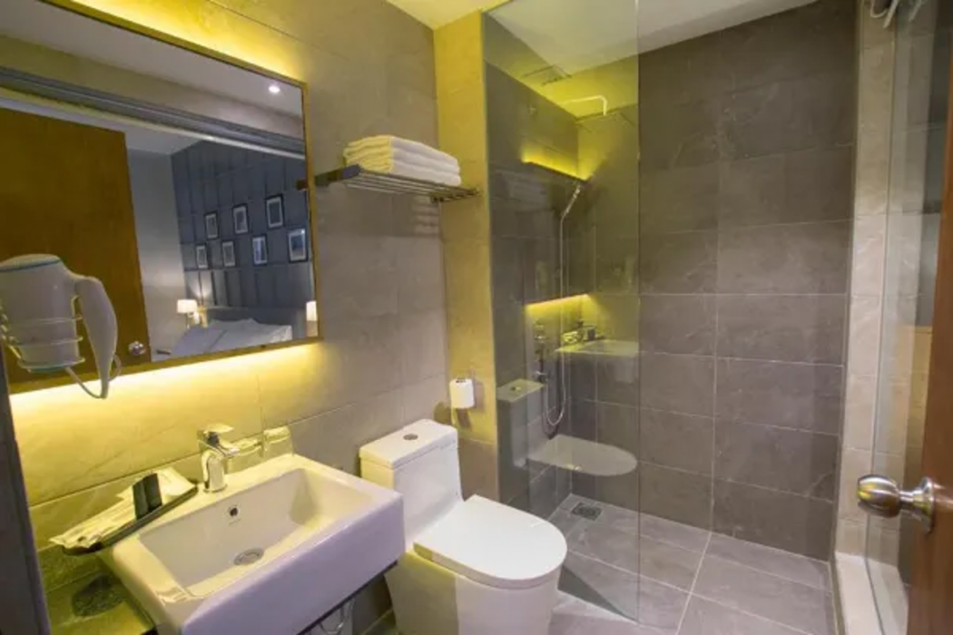 Redpine Boutique Hotel 24/38
