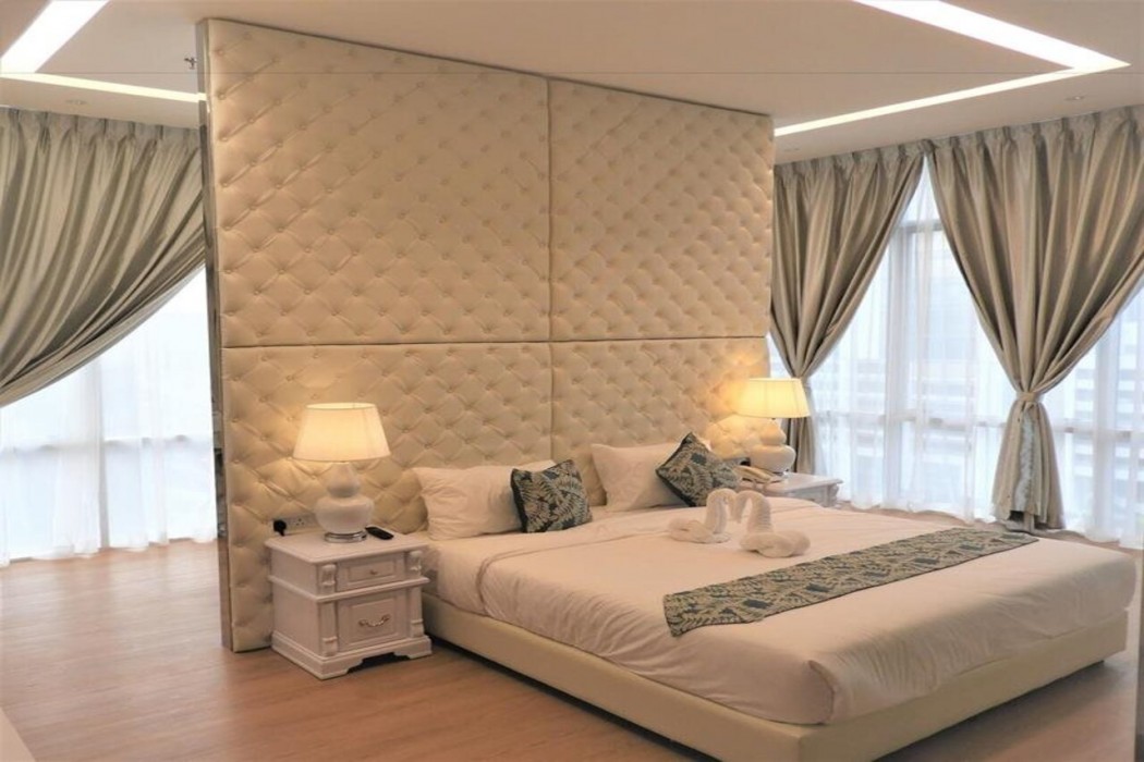 Top Holiday Hotel 10/52