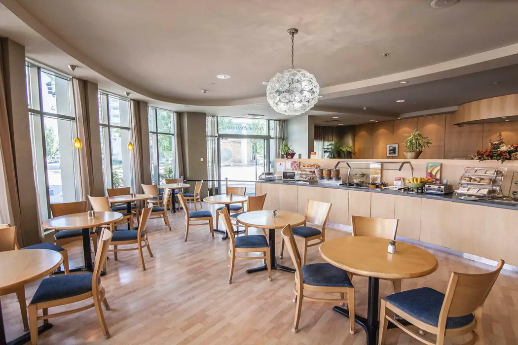 Comfort Hotel Vancouver Airport 32/44