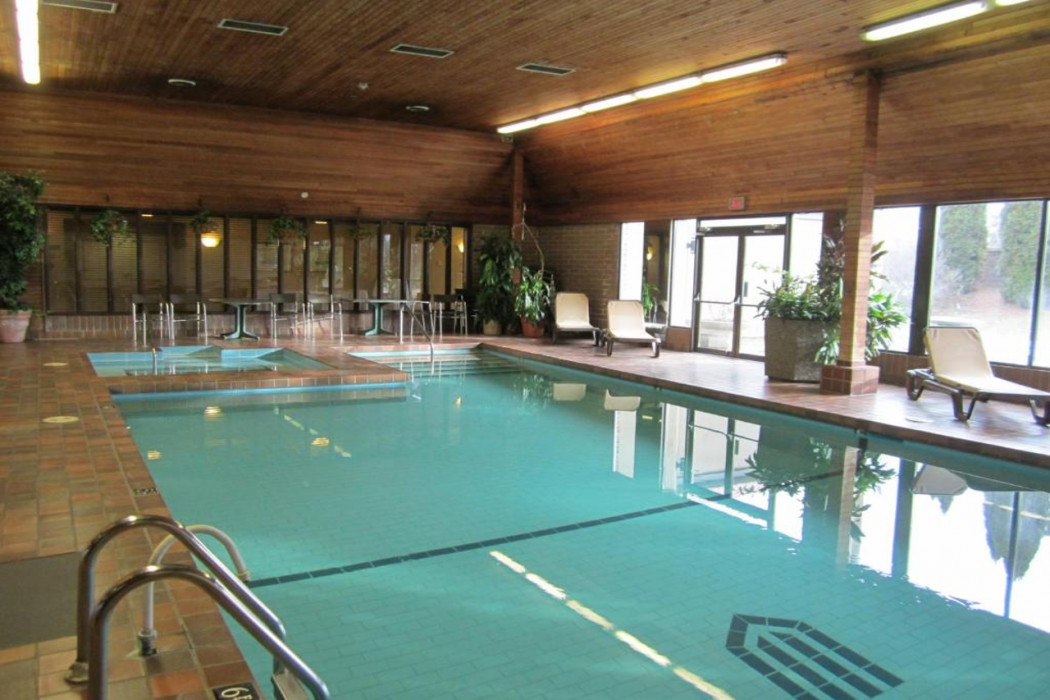 Ramada by Wyndham Kelowna Hotel & Conference Center 10/19