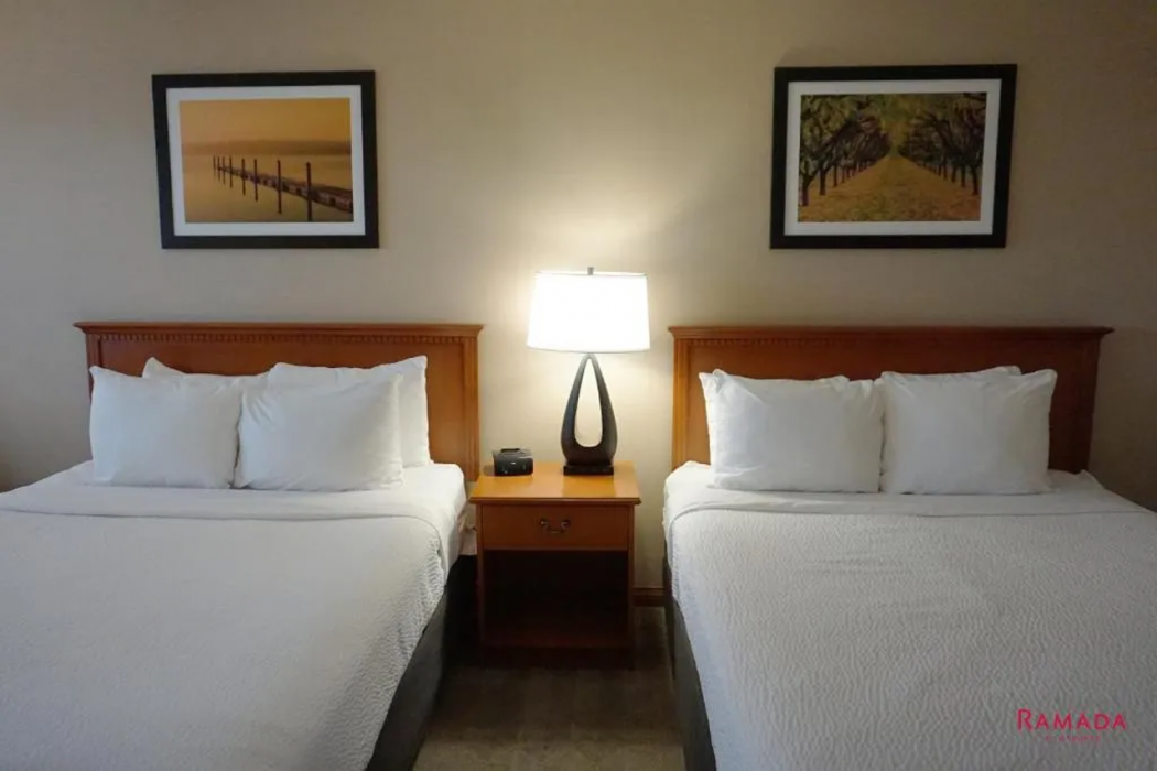 Ramada by Wyndham Kelowna Hotel & Conference Center 2/19