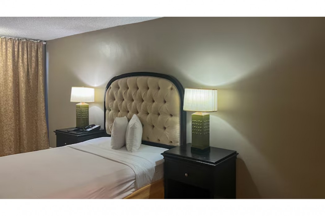 Motel6 Victorville, CA - Civic Center / Route 66 13/60