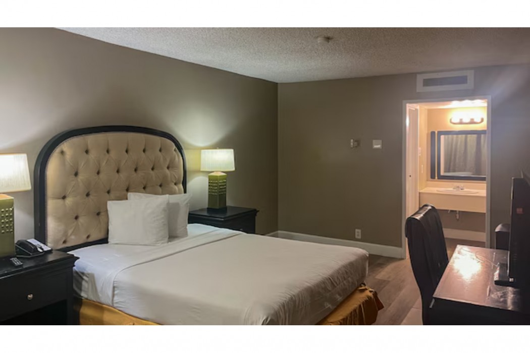 Motel6 Victorville, CA - Civic Center / Route 66 14/60