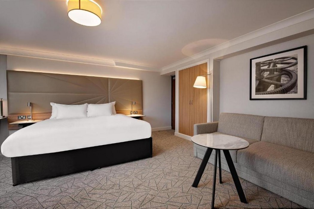 Hilton Birmingham Metropole 18/78