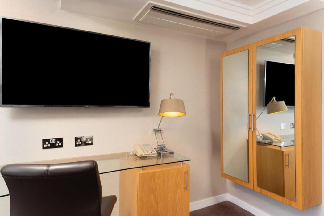 Hilton Birmingham Metropole 16/78