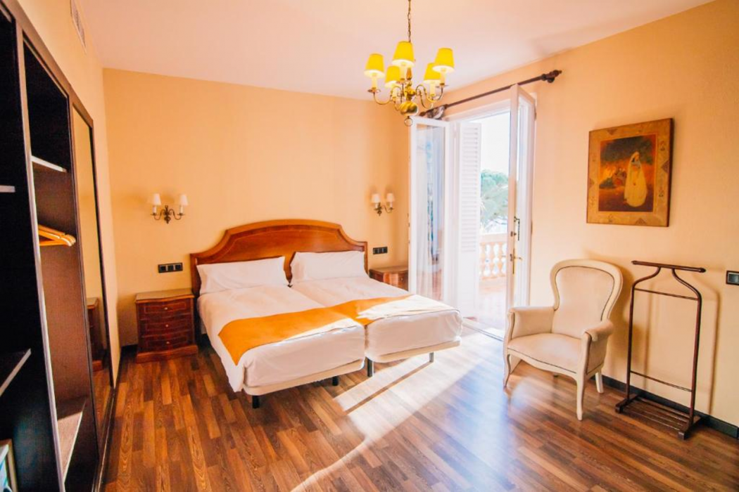 Hotel Roger de Flor by Seleqtta 18/66