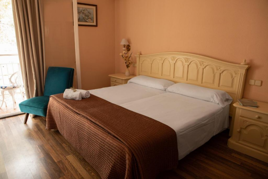 Hotel Roger de Flor by Seleqtta 13/66