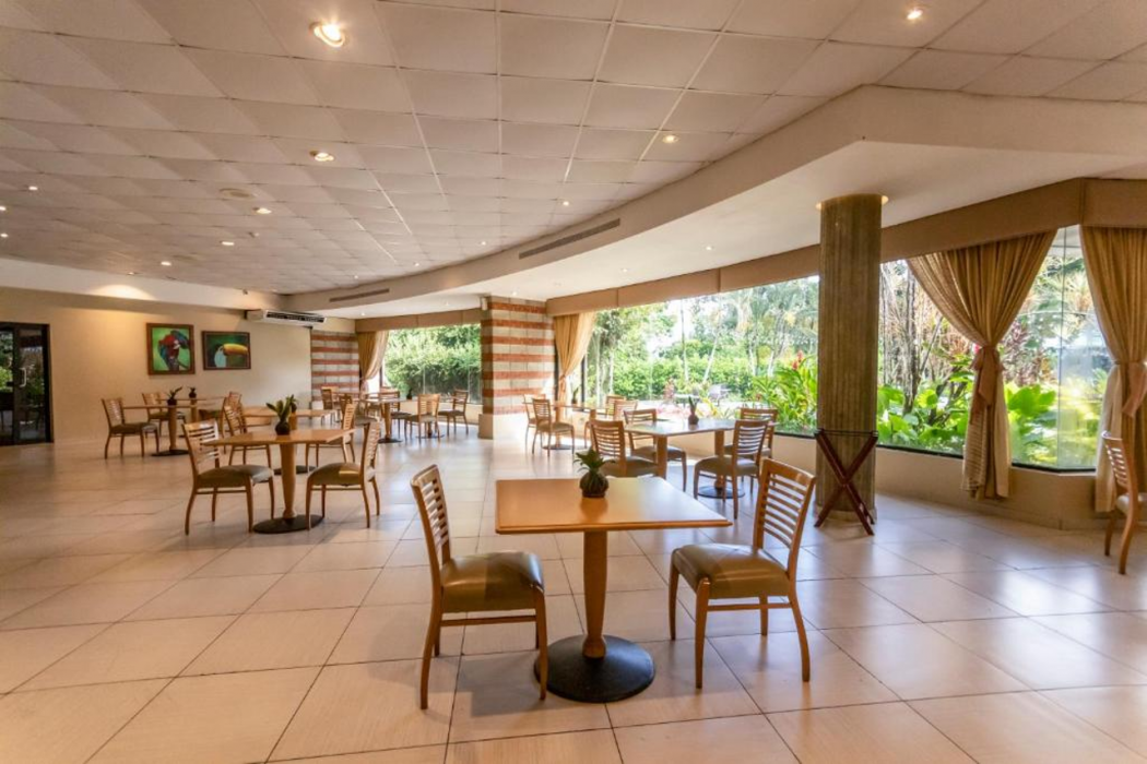 Summit Rainforest Golf Resort & All Inclusive 11/23