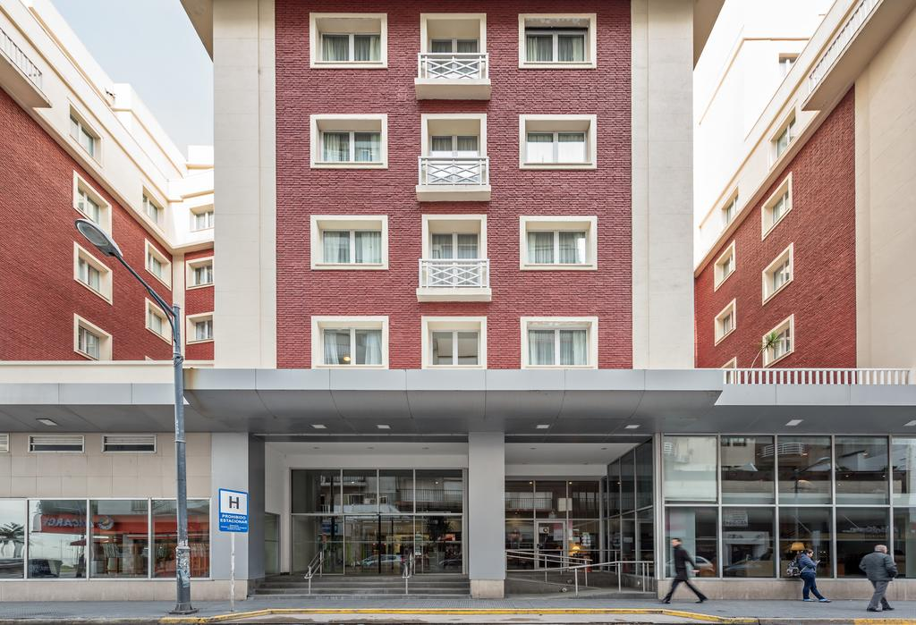 Riviera Hotel 4/66