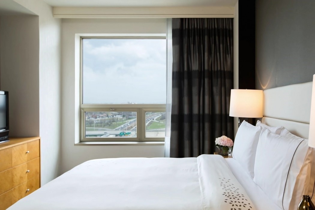 Renaissance Chicago O'hare Suites 22/47