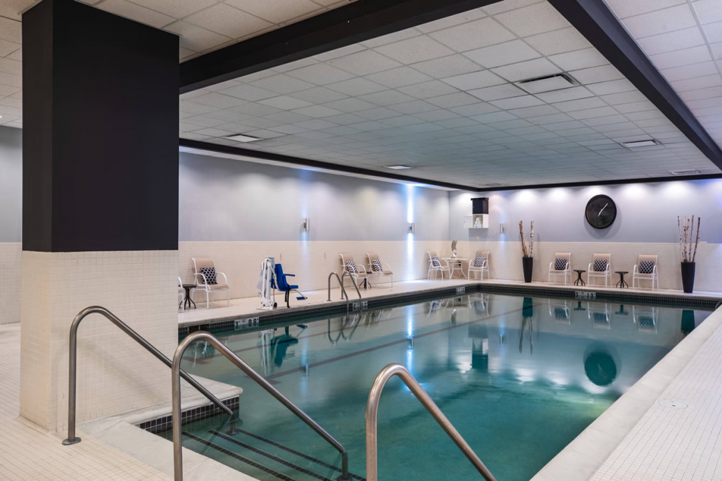 Renaissance Chicago O'hare Suites 35/47