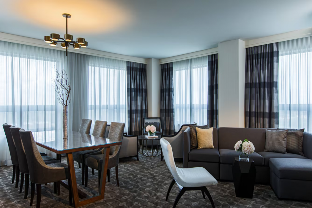 Renaissance Chicago O'hare Suites 20/47
