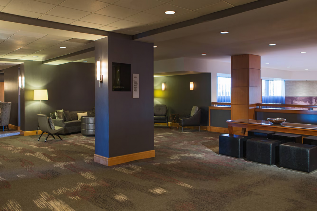 Renaissance Chicago O'hare Suites 32/47