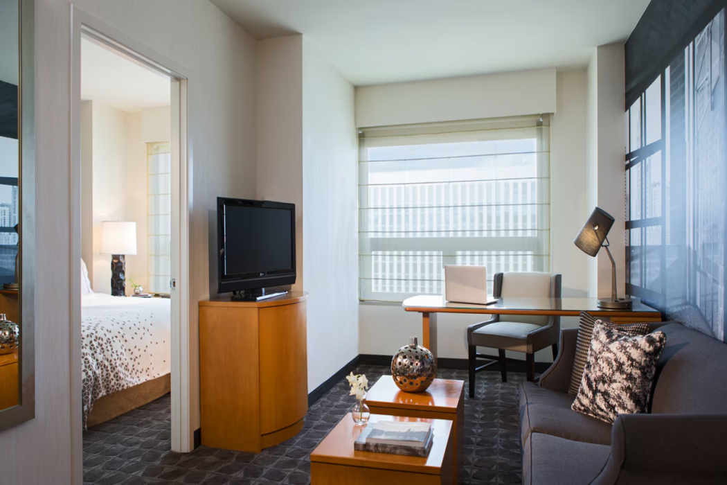 Renaissance Chicago O'hare Suites 17/47