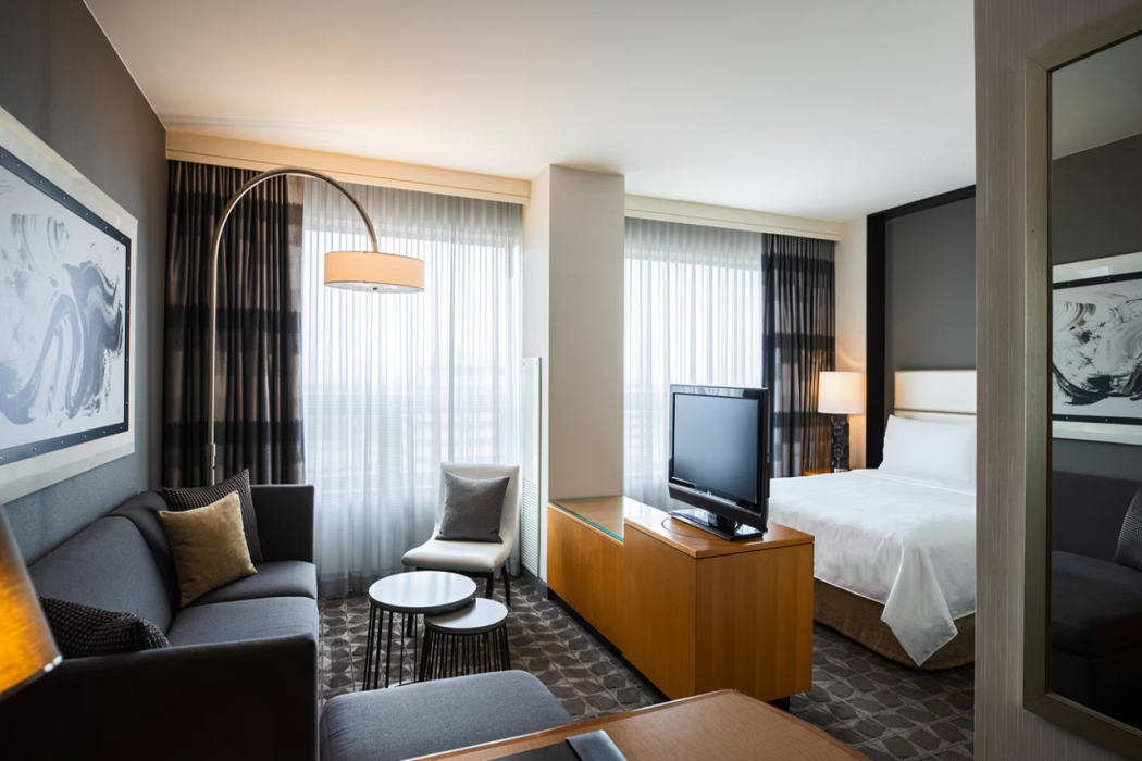 Renaissance Chicago O'hare Suites 9/47