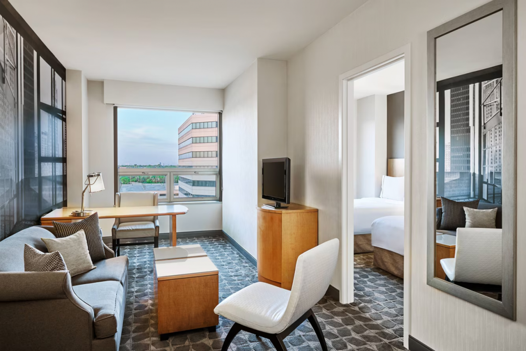 Renaissance Chicago O'hare Suites 18/47