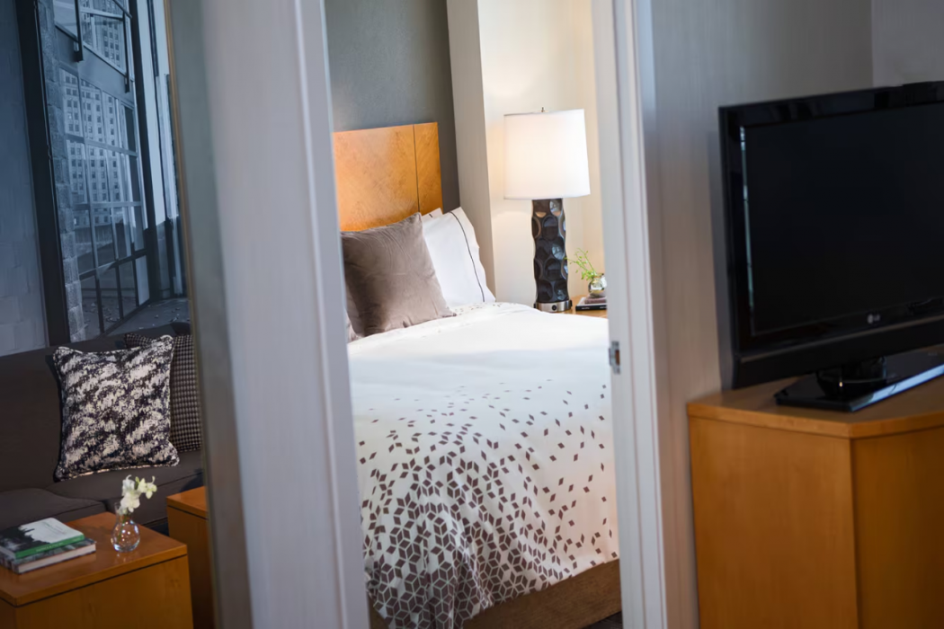 Renaissance Chicago O'hare Suites 14/47