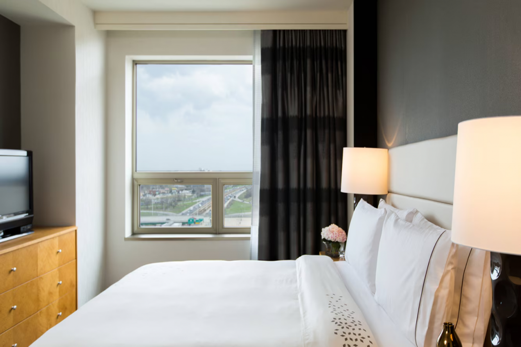 Renaissance Chicago O'hare Suites 12/47