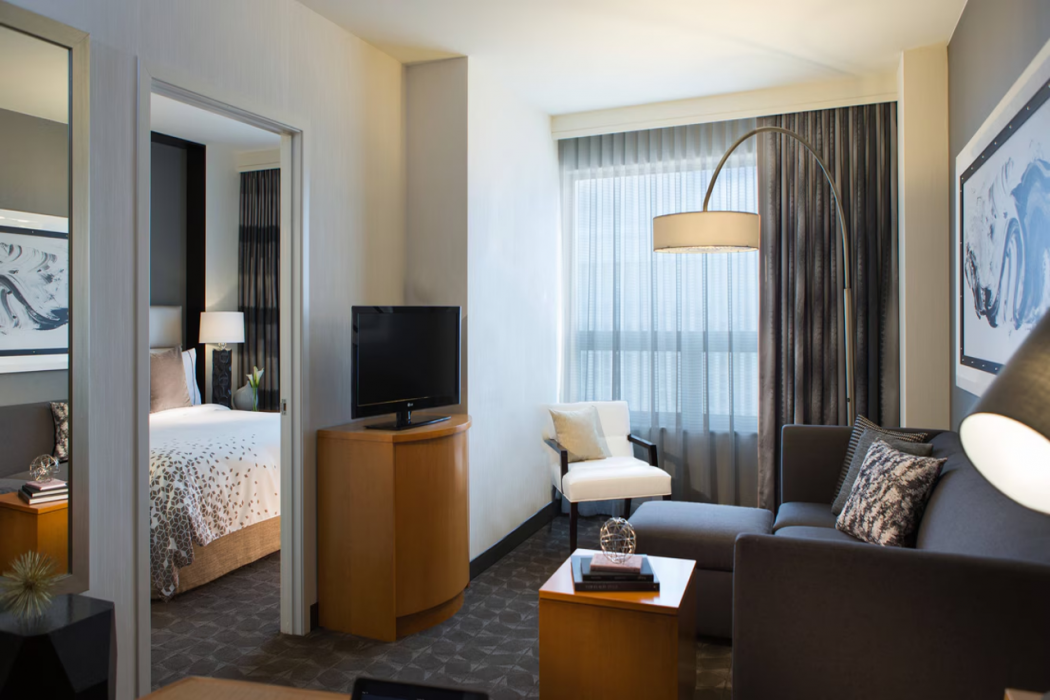 Renaissance Chicago O'hare Suites 16/47