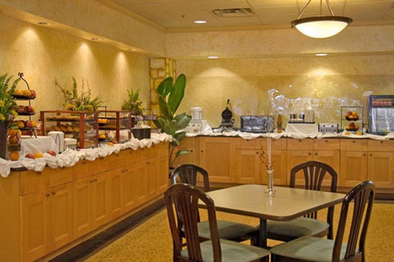 Holiday Inn Dallas Market Ctr Love Field, an IHG hotel 27/66