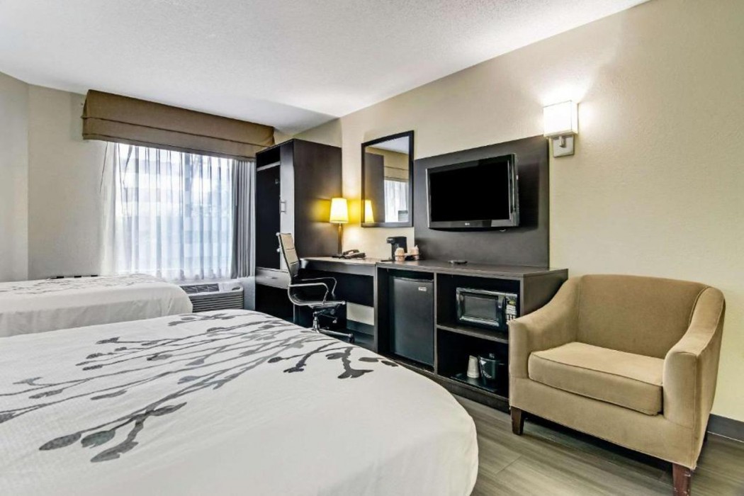 Sleep Inn near I-80 and I-94 9/27