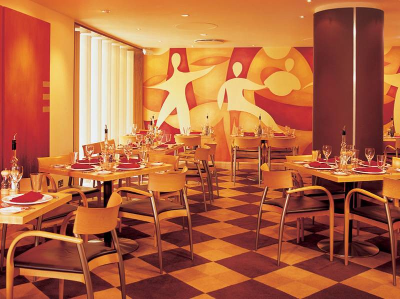 HOLIDAY INN LONDON HEATHROW M4J4 27/62
