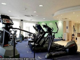 HOLIDAY INN LONDON HEATHROW M4J4 25/62
