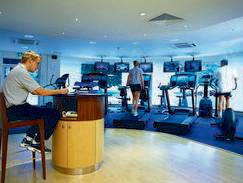HOLIDAY INN LONDON HEATHROW M4J4 30/62