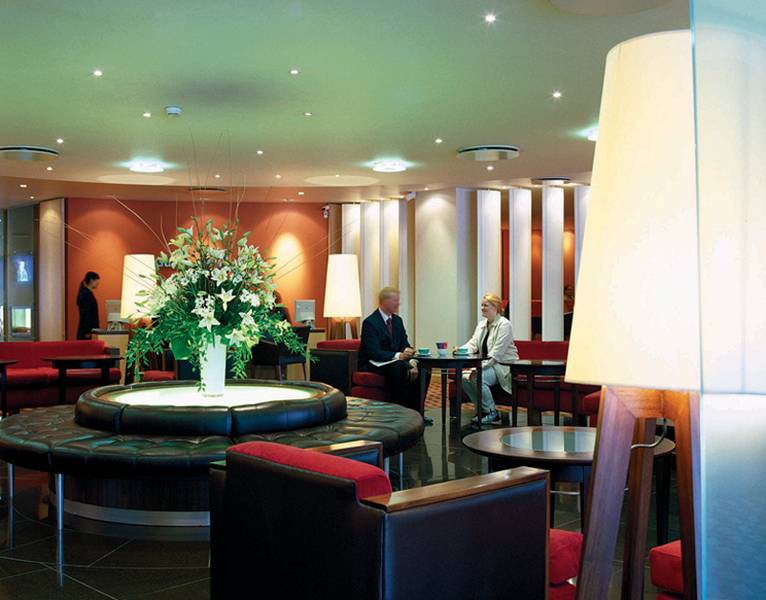 HOLIDAY INN LONDON HEATHROW M4J4 8/62