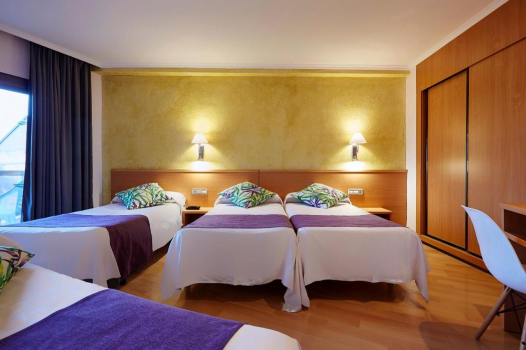 Samba Hotel 8/63