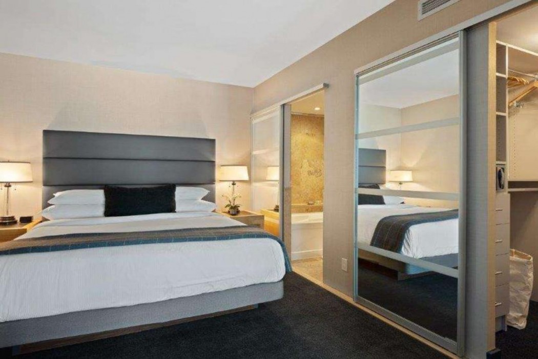 SoHo Hotel Toronto 24/55