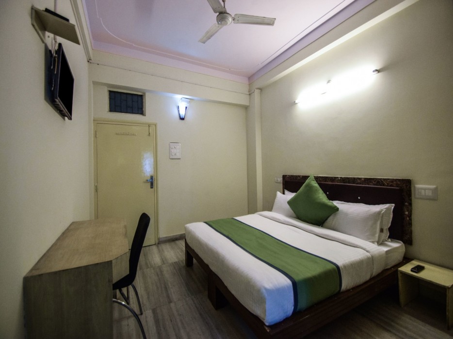 Oyo 15212 Hotel Seema 10/17