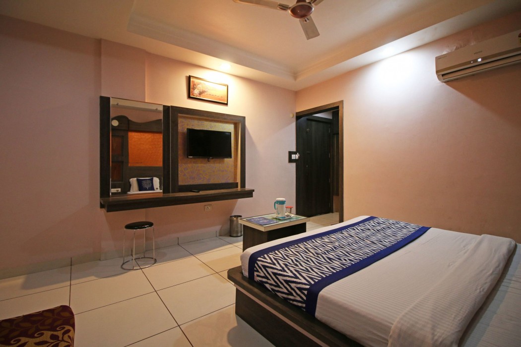 Oyo 4608 Hotel Galaxy 25/39