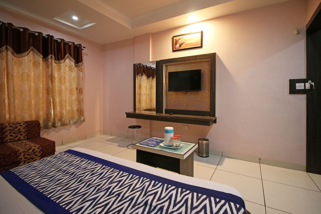 Oyo 4608 Hotel Galaxy 30/39