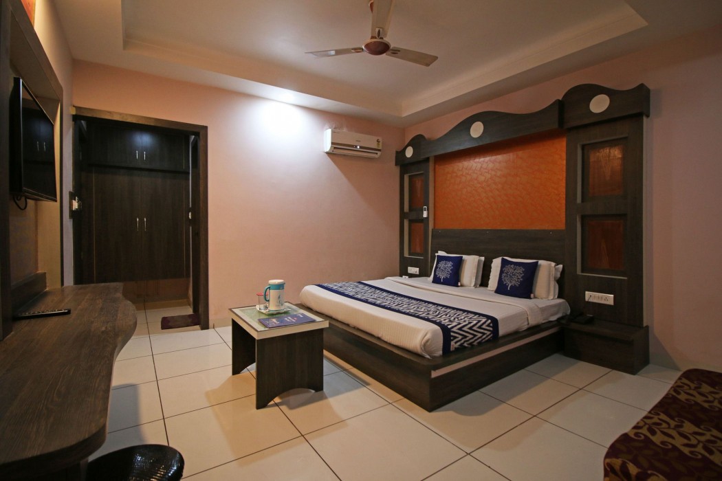 Oyo 4608 Hotel Galaxy 26/39