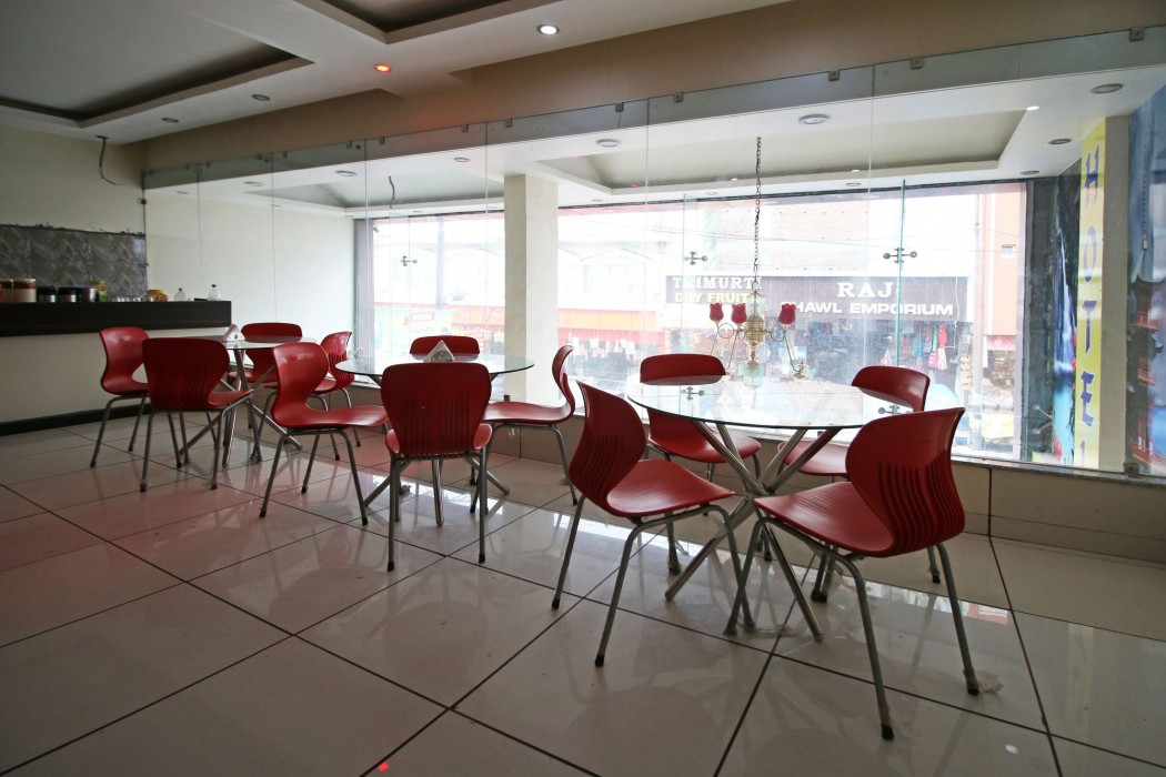 Oyo 4608 Hotel Galaxy 22/39