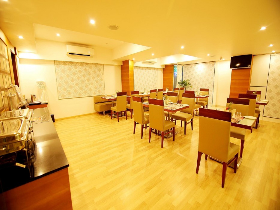 Oyo Premium Kakkanad Civil Station 26/54
