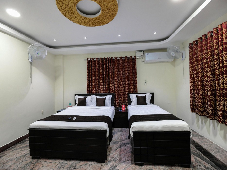 Oyo 4584 India Gate 29/54