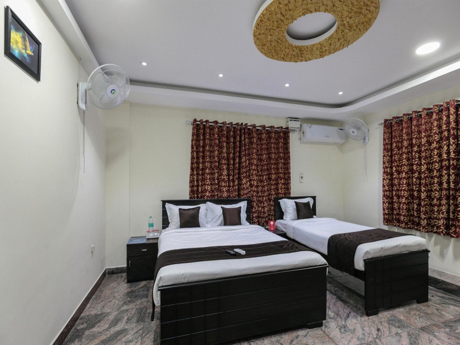 Oyo 4584 India Gate 33/54