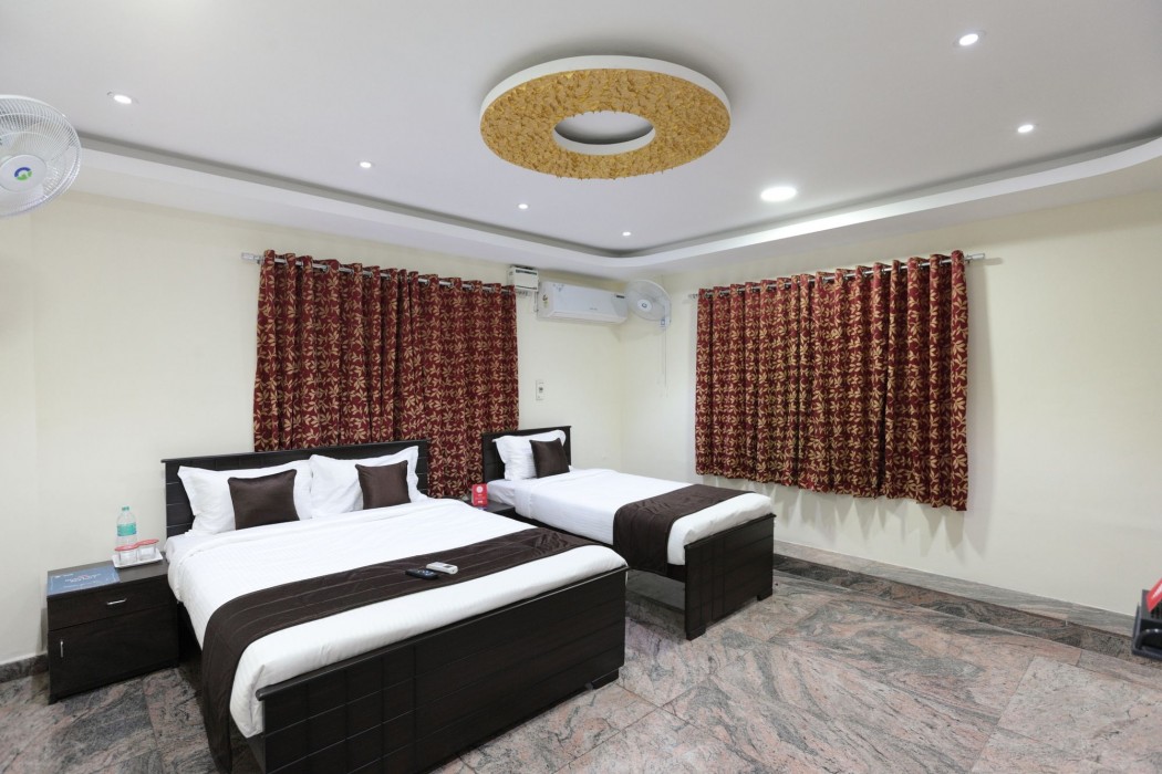 Oyo 4584 India Gate 27/54