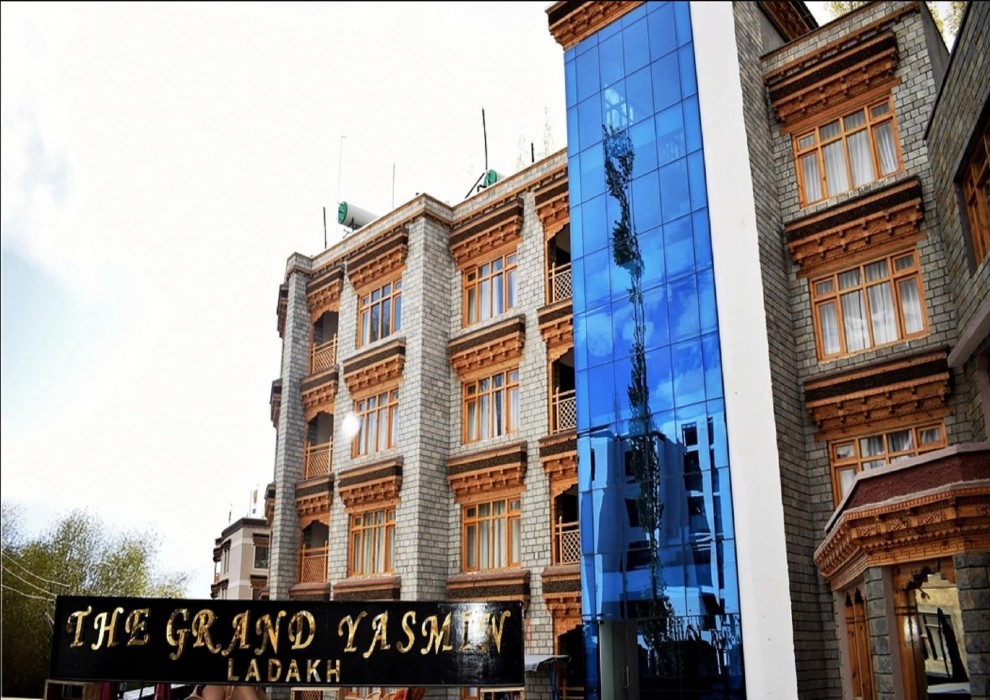Grand Yasmin 18/30