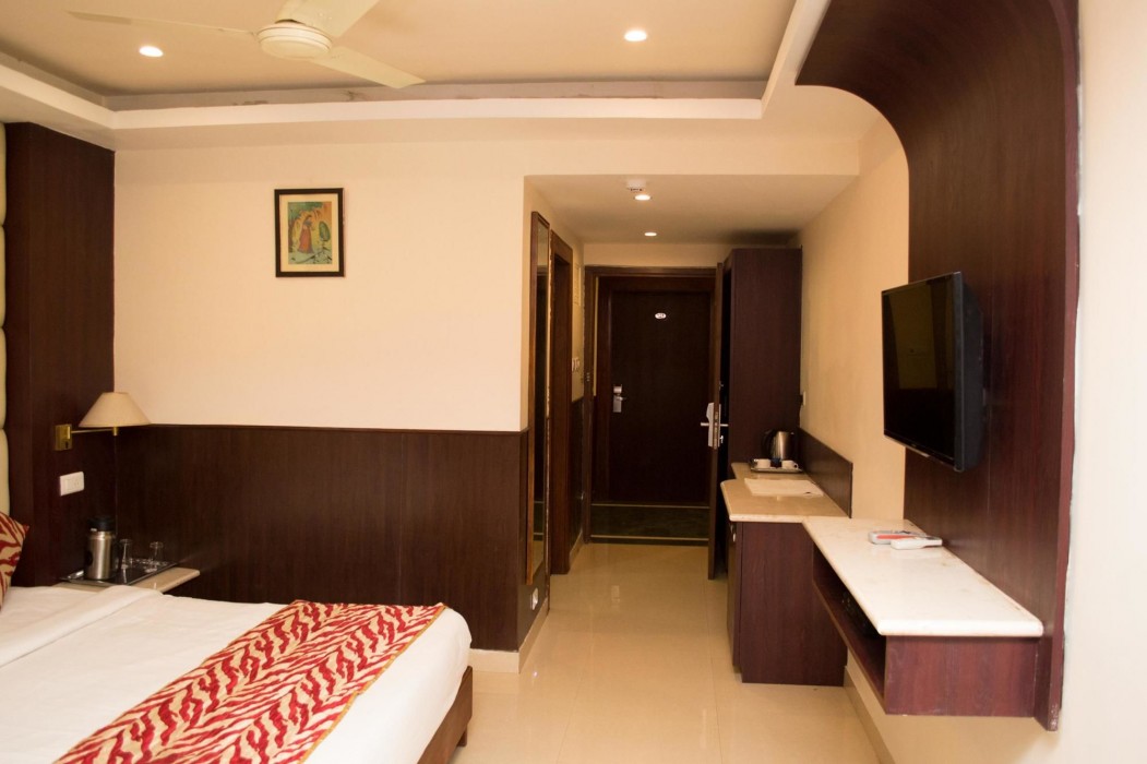 Oyo Premium Nayapalli Irc Village 28/72