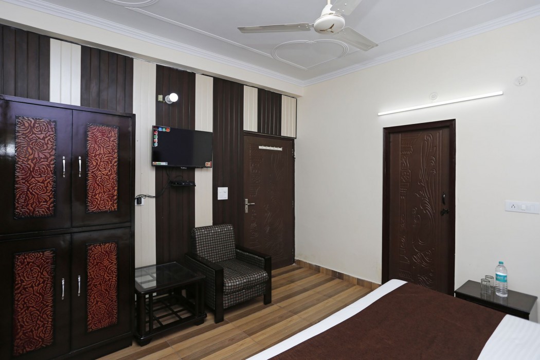 Oyo Rooms 081 Tapovan 25/46