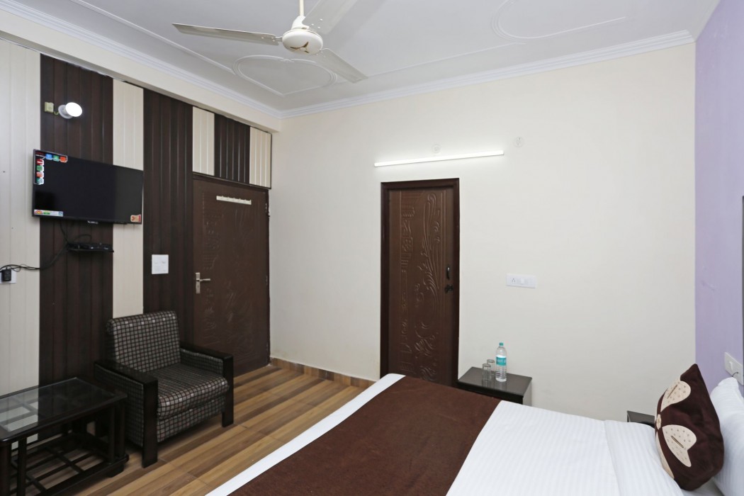 Oyo Rooms 081 Tapovan 24/46