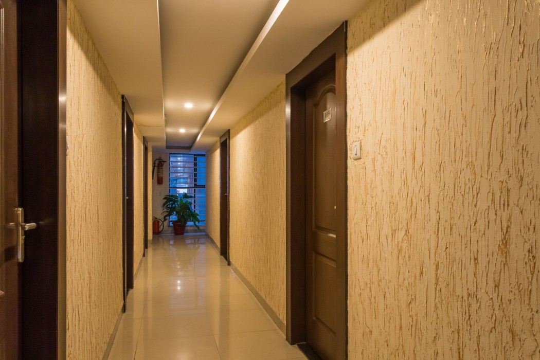 Super Townhouse Divya Palace 41/69