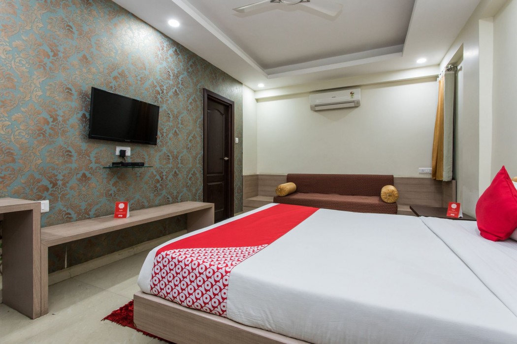 Super Townhouse Divya Palace 40/69