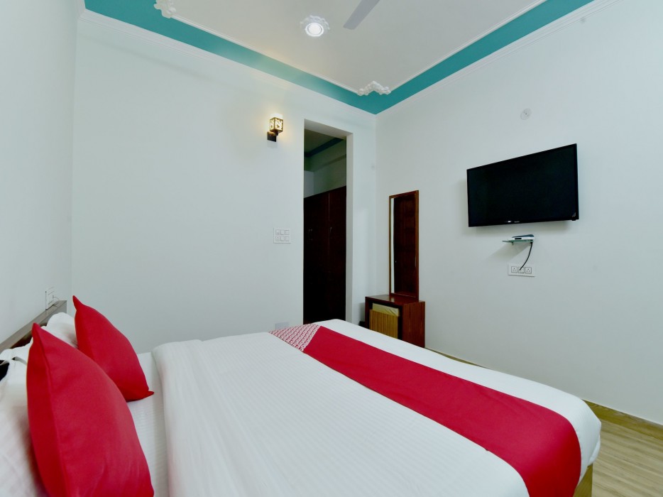 Oyo 23527 Sarla Regency 25/38