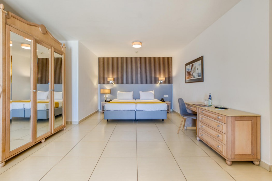 Solana Hotel & Spa 54/136