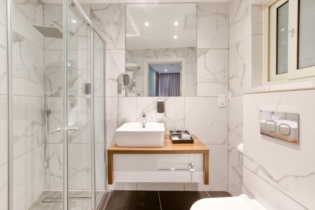 Solana Hotel & Spa 48/136